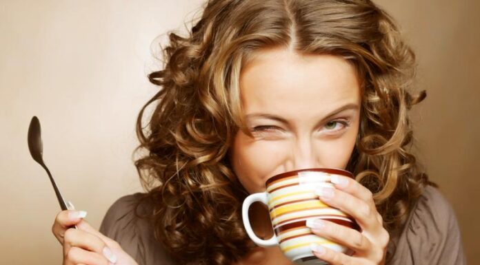 Подарок на все случи жизни – чашка с фото: как выбрать?