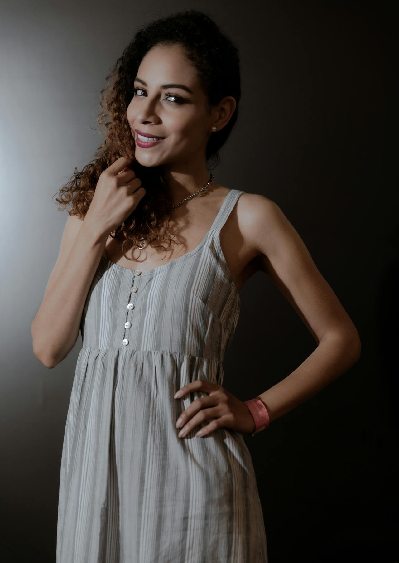 Стильный серый наряд